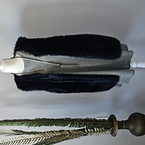 Want and Need Sparkly Silver Tent Dress/Tunic NWT - Picture 9 of 12